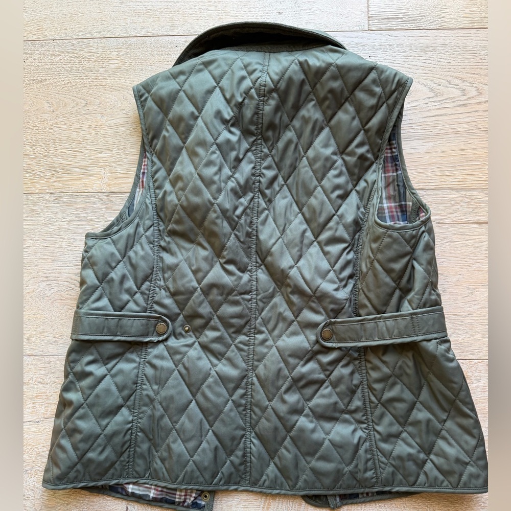 L.L. Bean woman’s Green Quilted Vest - Picture 2 of 3